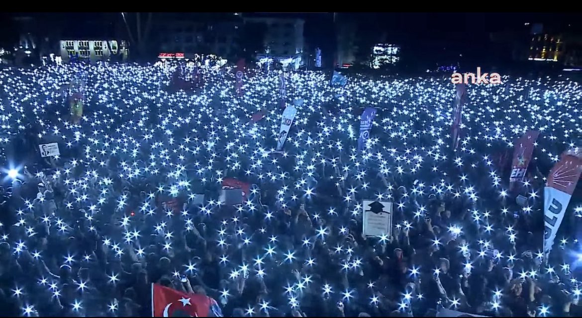 Yarın buna ne diyebileceklerini düşünenler var 😂#BEYAZIT