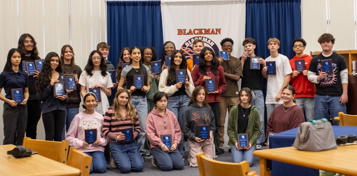 These freshmen showed up and showed out!  Excellent work in the classroom!📒 We are so proud of you all! What an honor!
flic.kr/s/aHBqjCd3Q2