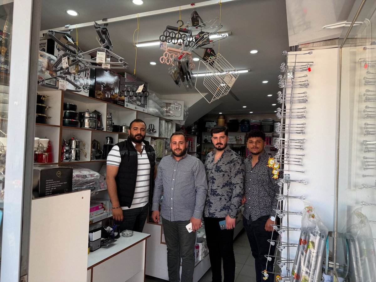 AK Parti İslahiye İlçe Gençlik Kolları olarak ilçemizin kıymetli esnaflarından Buse Züccaciye işletmecisi Hüseyin Demir kardeşimizi iş yerinde ziyaret ettik.
<a href="/avyusufibis/">Yusuf İBİŞ</a> 
<a href="/avmustafadurmus/">Av. Mustafa Durmuş</a> 
<a href="/emrekosar27/">Emre Koşar</a>