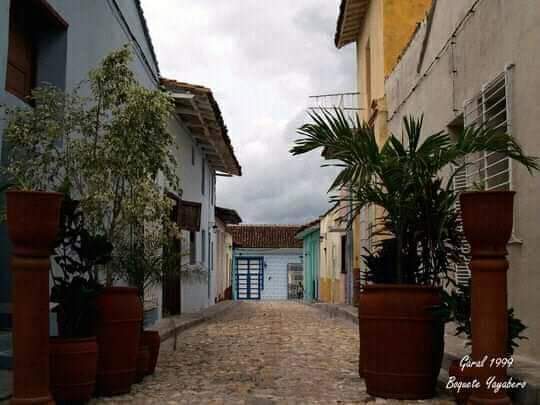 En mayo de 1867 por Real Orden se le concedió a #SanctiSpíritus el título de ciudad. Forma parte de las primeras villas creadas en #Cuba
#SanctiSpíritusEnMarcha 
<a href="/DeivyPrezMartn1/">Deivy Pérez Martín</a>