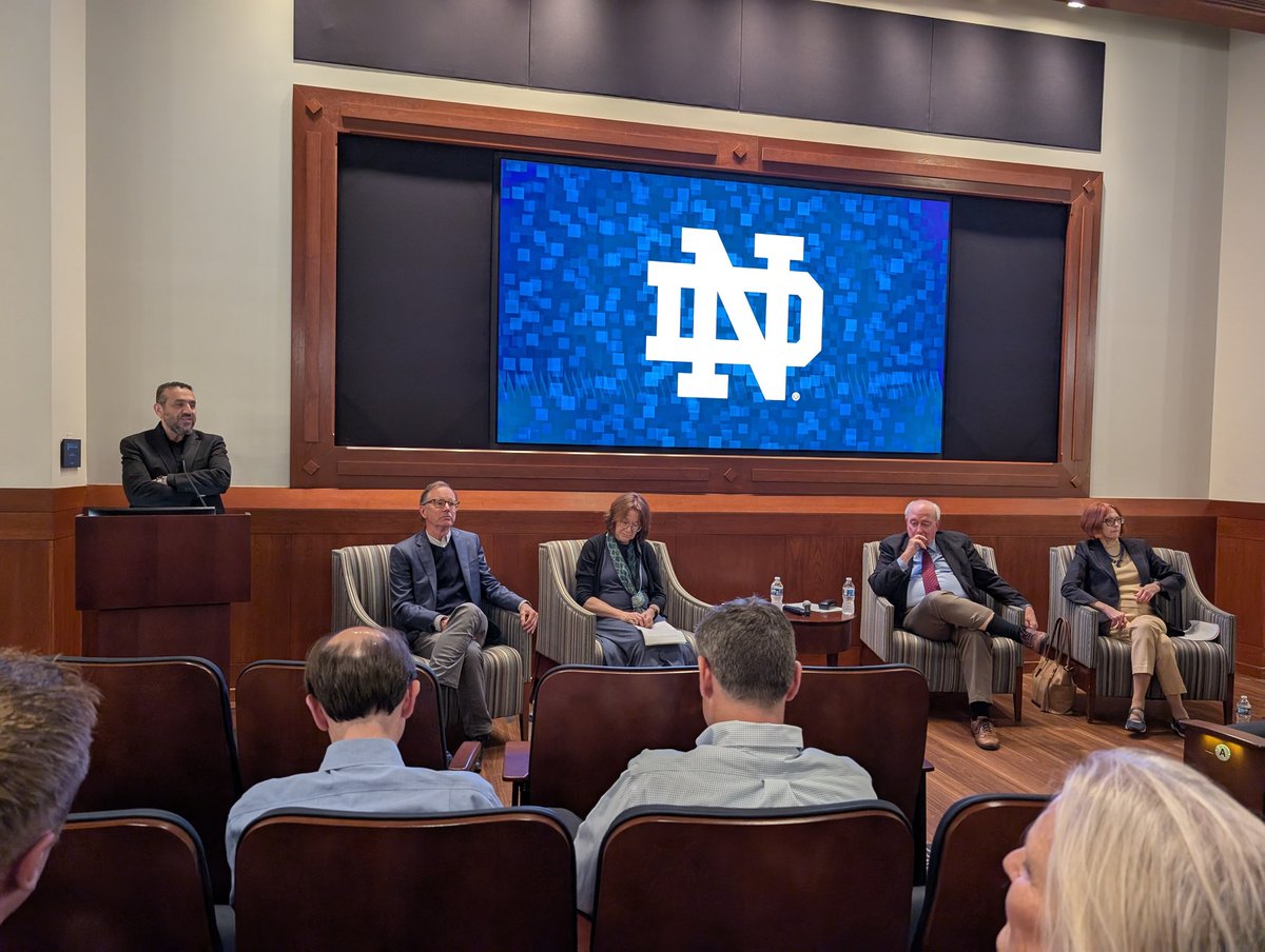 jenniferguo's tweet image. Last Friday we had a retirement celebration for Gary Anderson, John Fitzgerald, Robin Jensen, and Jean Porter. So many giants leaving ND theo at the same time 😭😭🙏