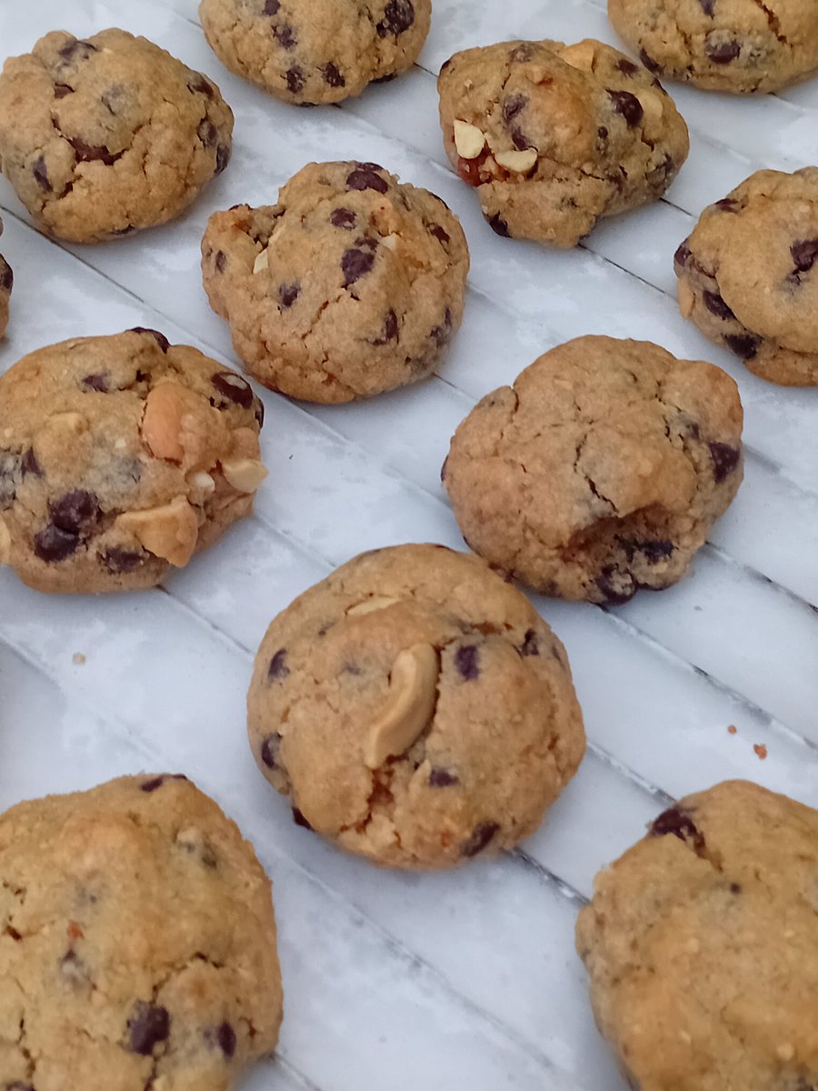 RoselineLasisi's tweet photo. Our Signature Product is Back and Better!

Are you looking for the most reliable and tasty banana bread, brownies, cupcakes, cookies, and meat pie vendor in Ibadan that delivers nationwide? You are at the right place, welcome. https://t.co/8IP6un8GRh