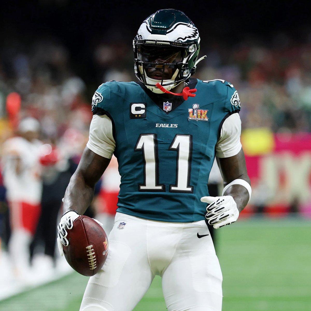 WHOLESOME: #Eagles WR AJ Brown says that Philadelphia is his home now and he’s not leaving anytime soon.

“Philly has become my home, and I'm proud to say. Thank God, because without him, none of this would be possible”

“Philly has adopted me &amp; I’m so thankful”

AJ LOVES PHILLY.