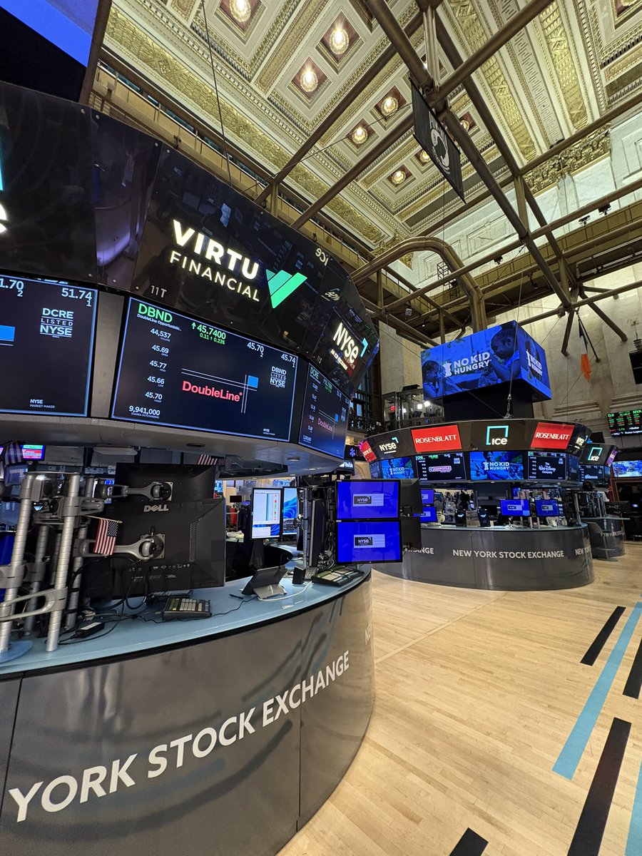 HMohedano_'s tweet image. 🇺🇸 Only trading experts would know who this guy is! - Breve visita al NYSE y disfrutando de su bonito trading floor