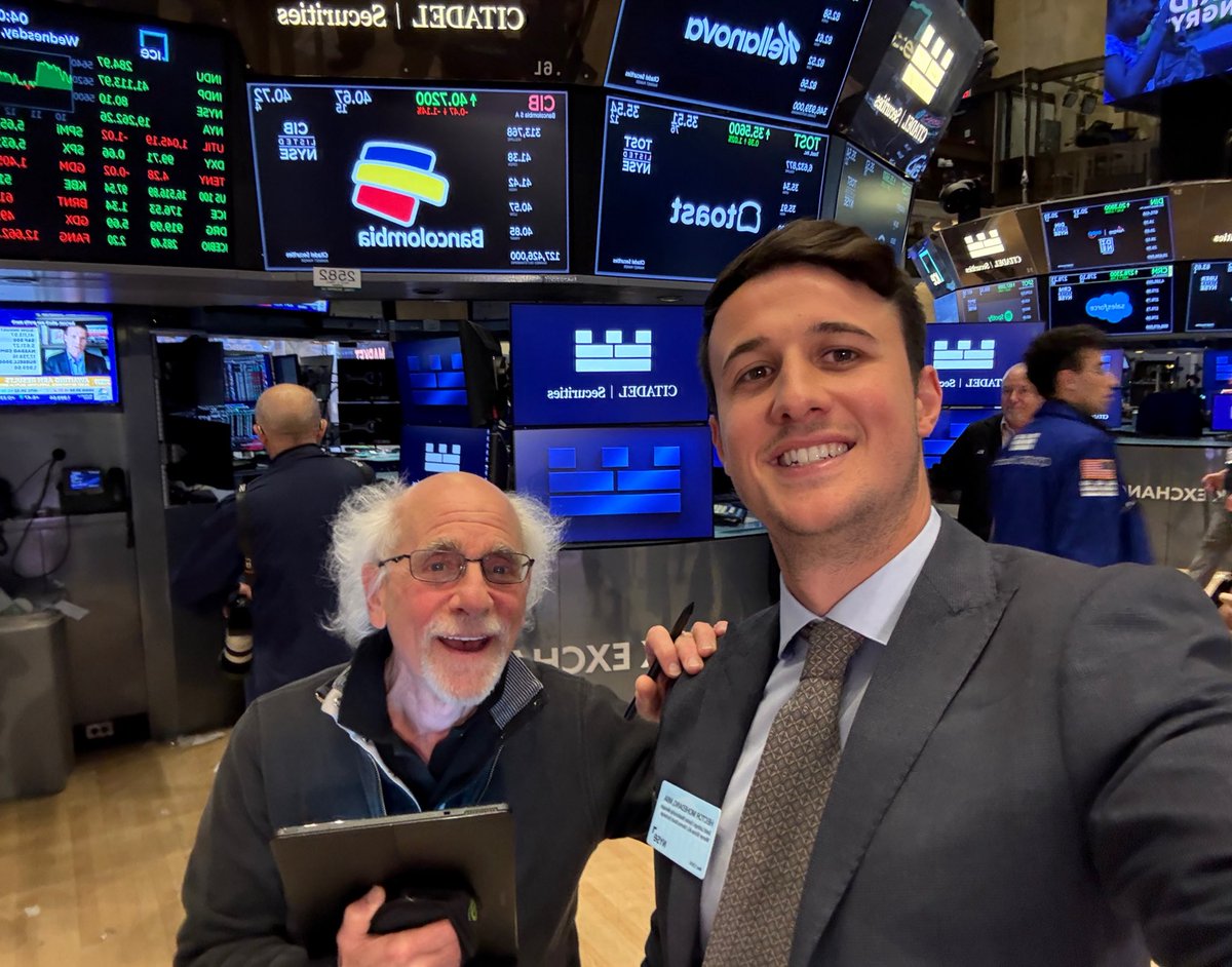 HMohedano_'s tweet image. 🇺🇸 Only trading experts would know who this guy is! - Breve visita al NYSE y disfrutando de su bonito trading floor