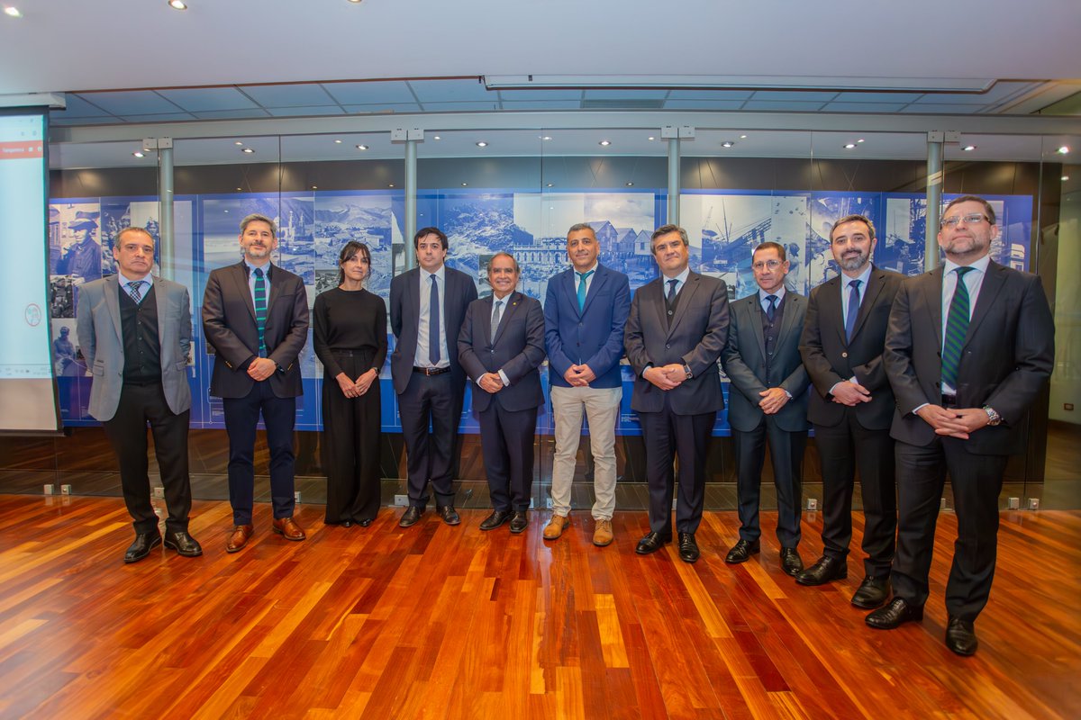🔴BCN realizó encuentro sobre Transformación Digital e Inteligencia Artificial aplicada al sector público.

📲Ver nota y galería fotográfica: bcn.cl/portal/noticia…