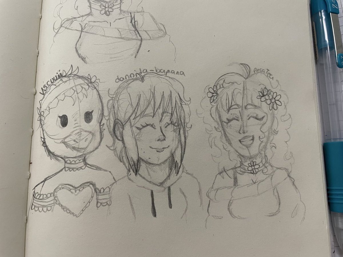 Teaperaa's tweet photo. Un dibujo del PSMP <3 
Con mis amiguitos Vscuuii (no tengo su twt) y con @dannita_banana :3 

#SubPSMP #PSMP https://t.co/m7ToyoBvaR