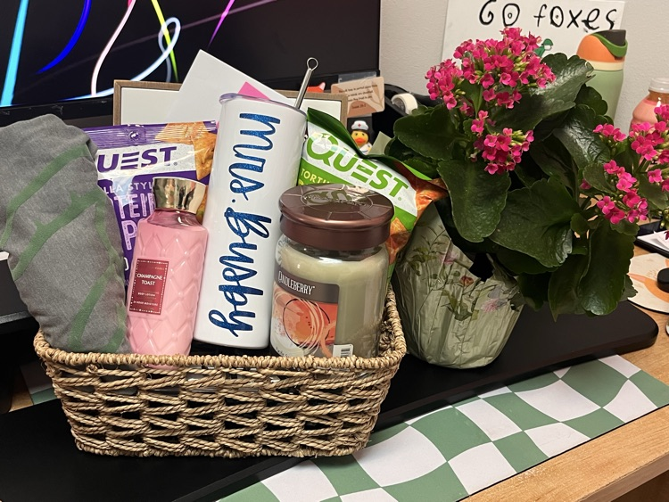 Happy National Nurses Day to the greatest to ever do the school nursing gig! Thank you Mrs. Busby you're amazing!