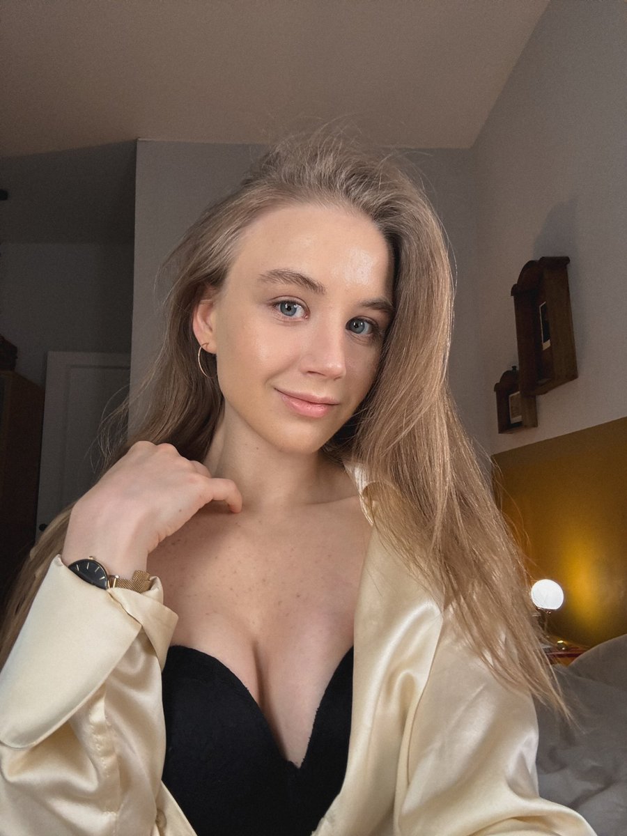 heyy! Hope to see you tonight with me🥰