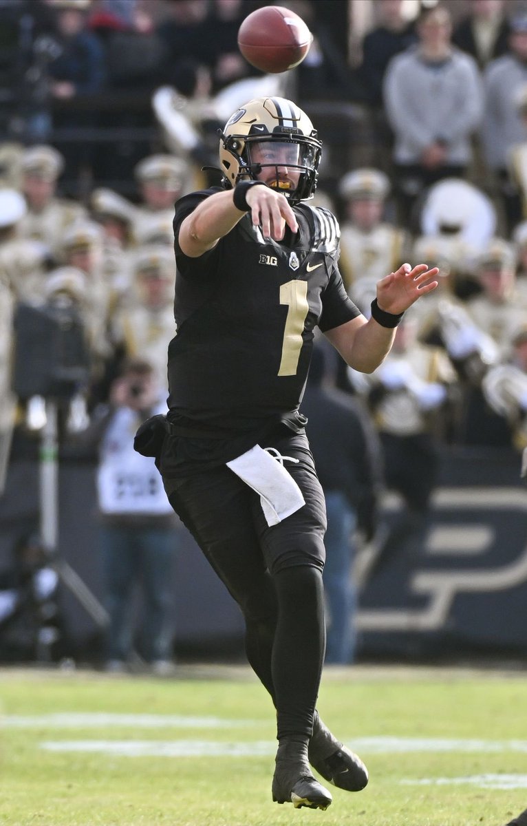 Blake Roskopf-c/o 2027 QB (@roskopf_blake) on Twitter photo After a great conversation with <a href="/Coach_Henson/">Josh Henson</a> I am Blessed to receive my 10th d1 offer from <a href="/BoilerFootball/">Purdue Football</a>
<a href="/AZcoachHenri/">🕸️Coach Henri 🕸️</a> <a href="/DEdgeFootball/">Desert Edge Football</a> After a great conversation with <a href="/Coach_Henson/">Josh Henson</a> I am Blessed to receive my 10th d1 offer from <a href="/BoilerFootball/">Purdue Football</a>
<a href="/AZcoachHenri/">🕸️Coach Henri 🕸️</a> <a href="/DEdgeFootball/">Desert Edge Football</a>