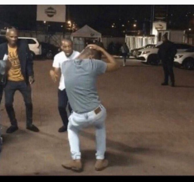 ThatModisa's tweet image. After so many years trying
. ✈️.. 🧳. 
. This year gona lenna keya Cape Town ka R11!.. #FlySafairLekkerR11Winner