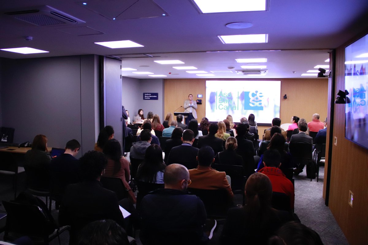 Asobancaria's tweet photo. Hoy presentamos el Índice de Madurez Digital (IDM) del sector financiero, un estudio desarrollado en alianza con el @CESA_edu, que tiene como propósito identificar el nivel de avance de las instituciones financieras en cada una de las dimensiones y segmentos analizados. https://t.co/L7NzgulMma
