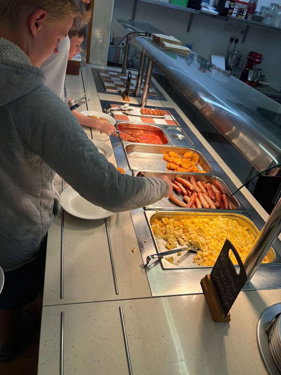 Paisley_Grammar's tweet photo. The fun continues for our travellers. And would you look at that breakfast!!! π #WeArePGS @pgsiona1 @PgsMull @PGSLewis @PgsSkye #HWBweek https://t.co/IzJw0dvlFT