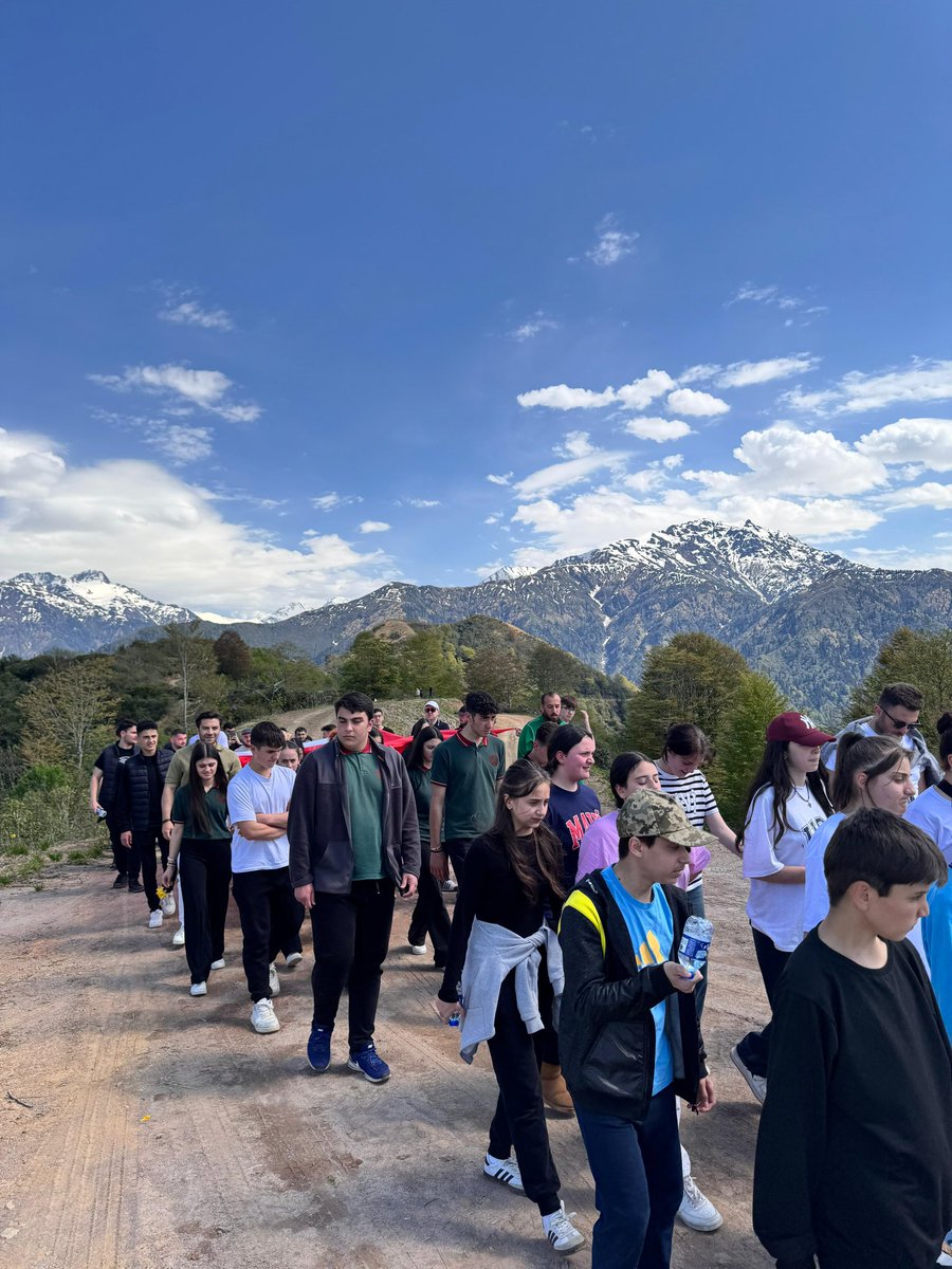 GSB_FindikliGM's tweet photo. 19 Mayıs Atatürk’ü Anma, Gençlik ve Spor Bayramı’nın  içinde yer aldığı Gençlik Haftası kapsamında, ilçemize bağlı Yenişehitlik köyünün Ortabayır Mevkiinde ,gençler  “ Şehitlik Anıtı’nı”  ziyaret ederek, tüm şehitlerimizin ruhuna dua etti. https://t.co/n55ffooNGA