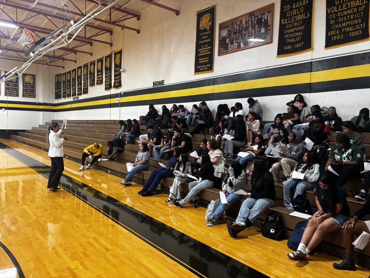 CoachCarter7 (@coachcarter1911) on Twitter photo Thank you Dr. Brotherton for coming to speak to a selection of fighting bear athletes on the ABCx2 program and CCMR <a href="/branbrotherton/">Dr. Brandi Godino Brotherton</a> 🐻 📚 Thank you Dr. Brotherton for coming to speak to a selection of fighting bear athletes on the ABCx2 program and CCMR <a href="/branbrotherton/">Dr. Brandi Godino Brotherton</a> 🐻 📚