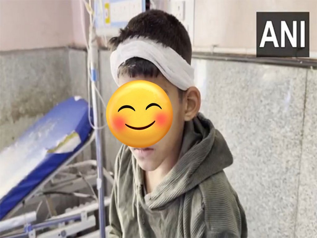 पाकिस्तान ने आतंकवादी हमला किया किसपर?

निर्दोष टूरिस्टों पर

भारत ने इसका जवाब दिया किसे मारकर?

आतंकवादियों को मारकर

पाकिस्तान आतंकवादियों को मारने के बदले में क्या कर रहा है?

निर्दोष लोगों को टारगेट करके मार रहा है

यह कितना घटिया देश है जो आतंकवादियों को पनाह देने के बाद अब