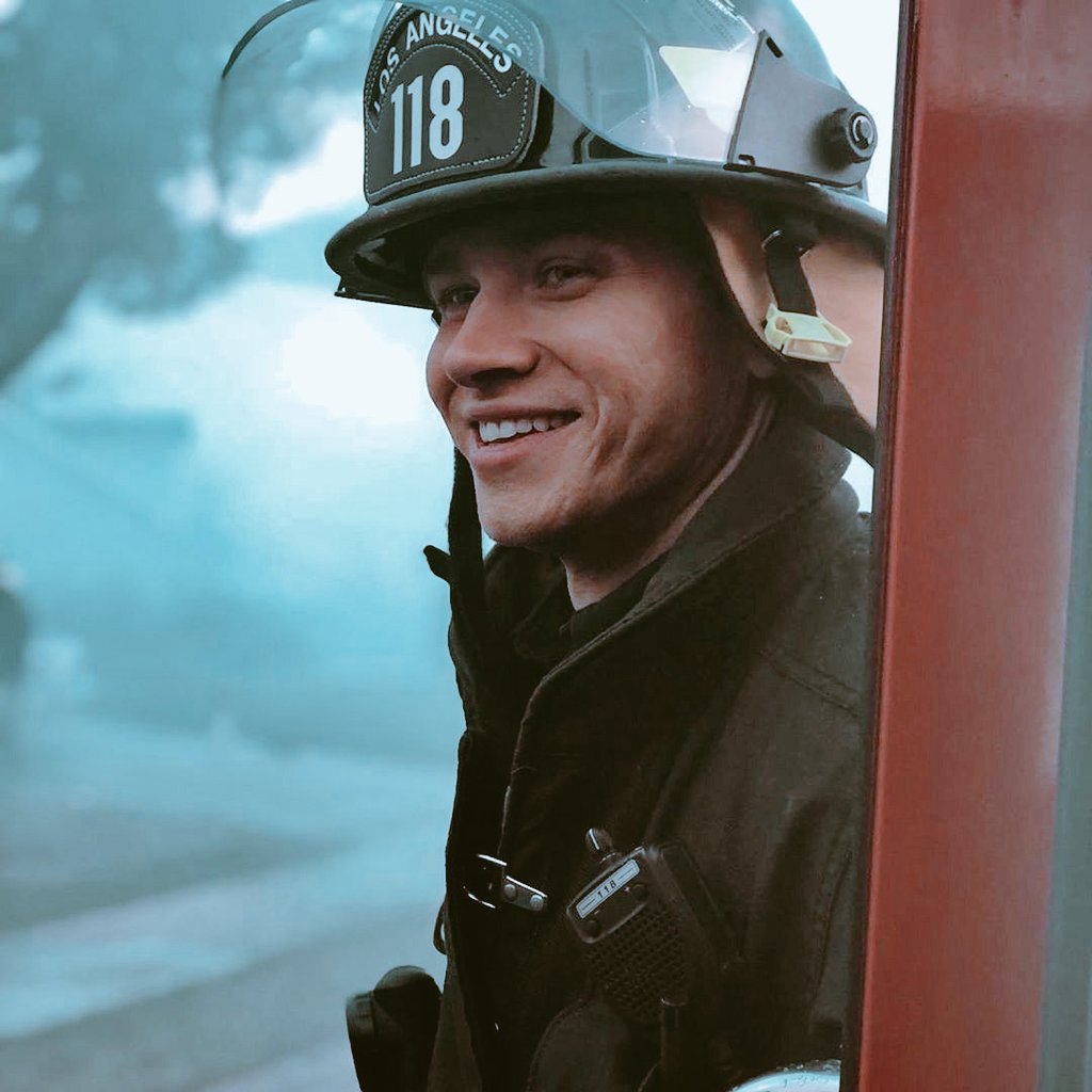 FlGHTlNGFlRES's tweet image. clover.⠀

kinda to get some type of muse going?? idk sorry