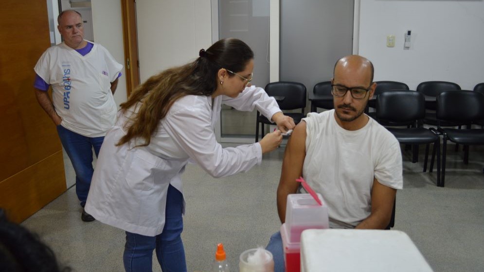 Se realizó con éxito una nueva campaña de #vacunación en el #CONICET #LaPlata

Se aplicaron 150 dosis. Como ocurre desde 2022, la jornada fue organizada en conjunto con las Brigadas “Ramona Medina”, la UPA Nº 6 de Los Hornos y el Hospital Dr. Noel Sbarra

linktr.ee/conicetlaplata