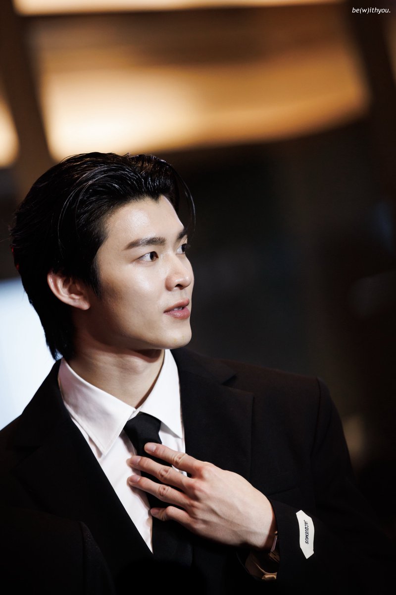 bbewwwwwwww's tweet photo. หยุดหล่อได้มั้ย หัวใจทำงานหนักมาก 🫠🫠🫠

MEEN8 THETUTOR GALA
#กาล่าพี่วรรณมาสอน
#Meennicha8 @nichameen8 https://t.co/T0khbFvUPC