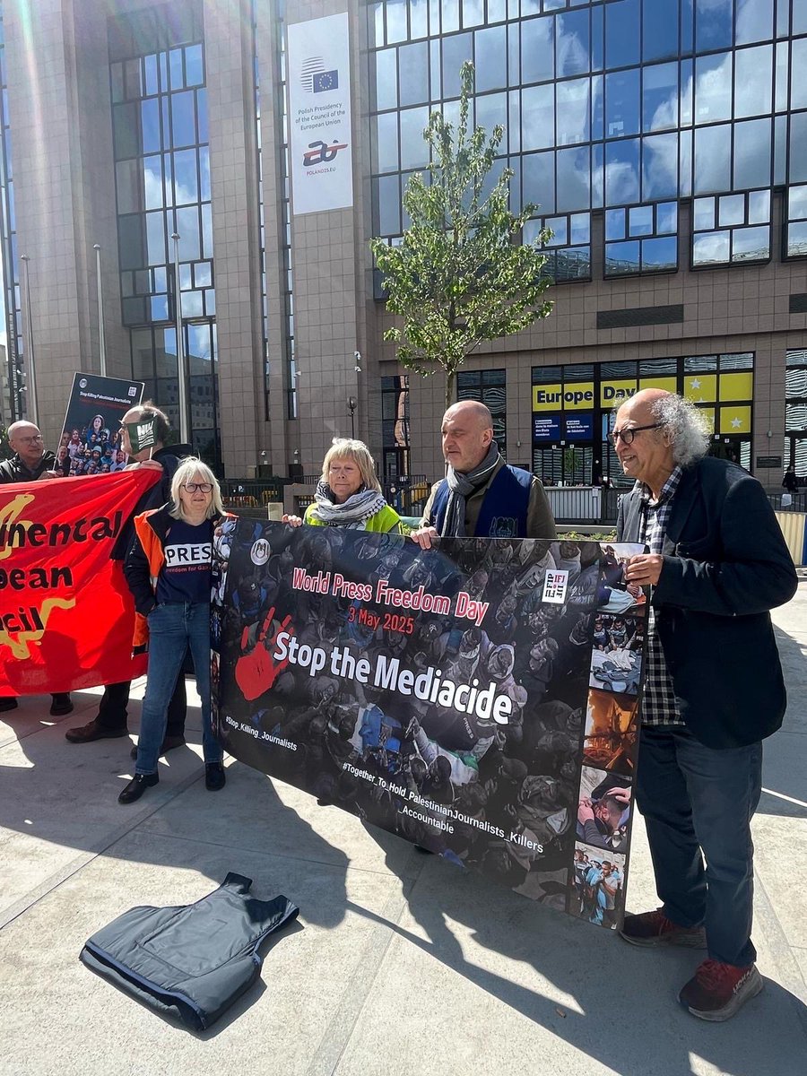 A demonstration organised by <a href="/IFJGlobal/">IFJ</a> and the Palestinian Journalists’ Syndicate with support from NUJ Brussels Branch was held on World Press Freedom Day. The demo was held outside European institutions in Brussels to highlight the plight of Palestinian journalists.