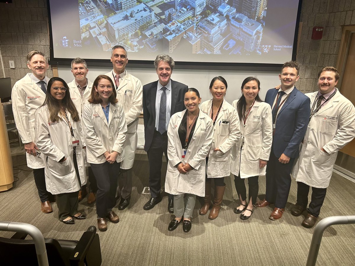 BillBeckerman's tweet image. Many thanks to @BIDMCVascular’s Dr Schermerhorn for braving travel
chaos to join us as our 2025 Rosenberg distinguished lecturer at @RWJMS! Not only a phenomenal aortic surgeon, but a mentor to our own Dr Jen Li. (Alas it’s 3 days too late for the “May the FORS be with you” joke)