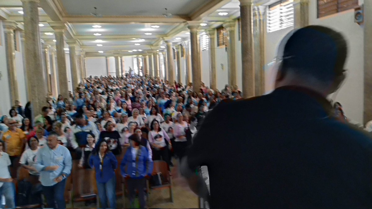 A.V.E.C. tweet media