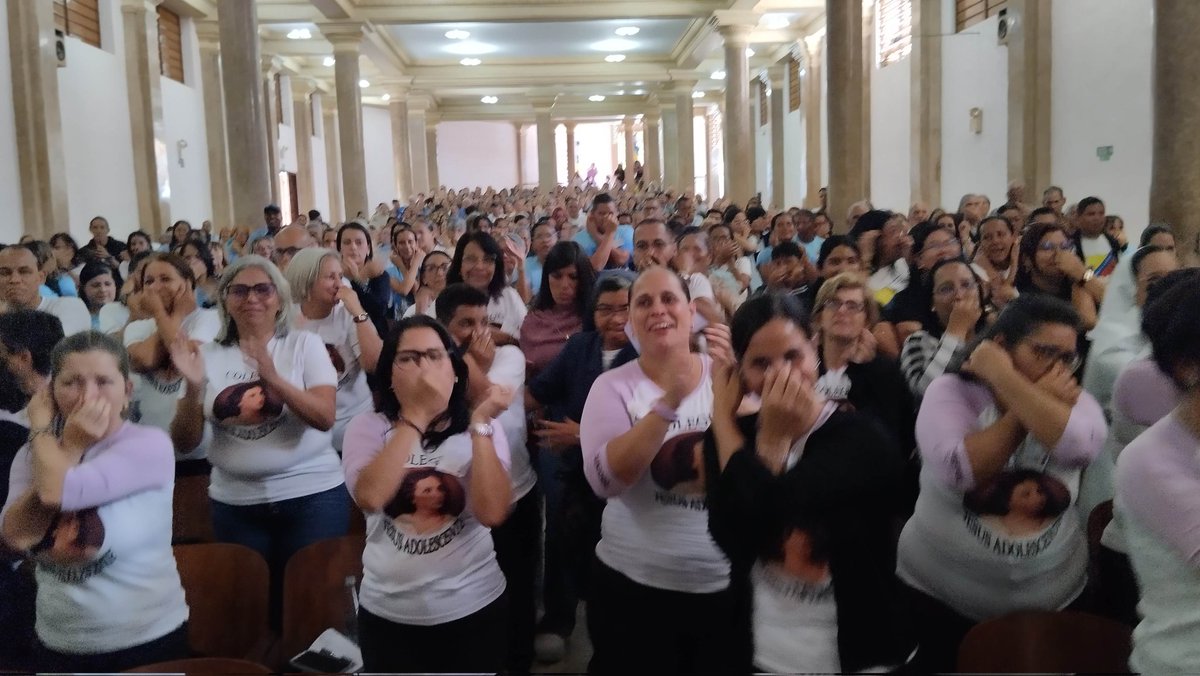 A.V.E.C. tweet media