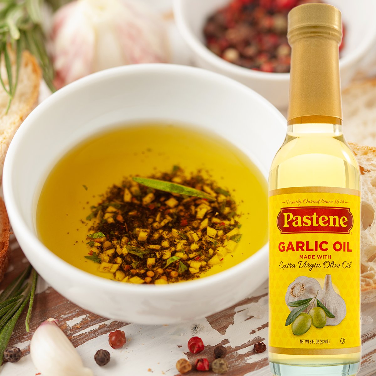 PasteneUSA's tweet photo. The best and easiest dipping sauce ever: Pastene Garlic Oil, a generous sprinkle of romano cheese, and red crushed pepper. https://t.co/OPay05OvLy