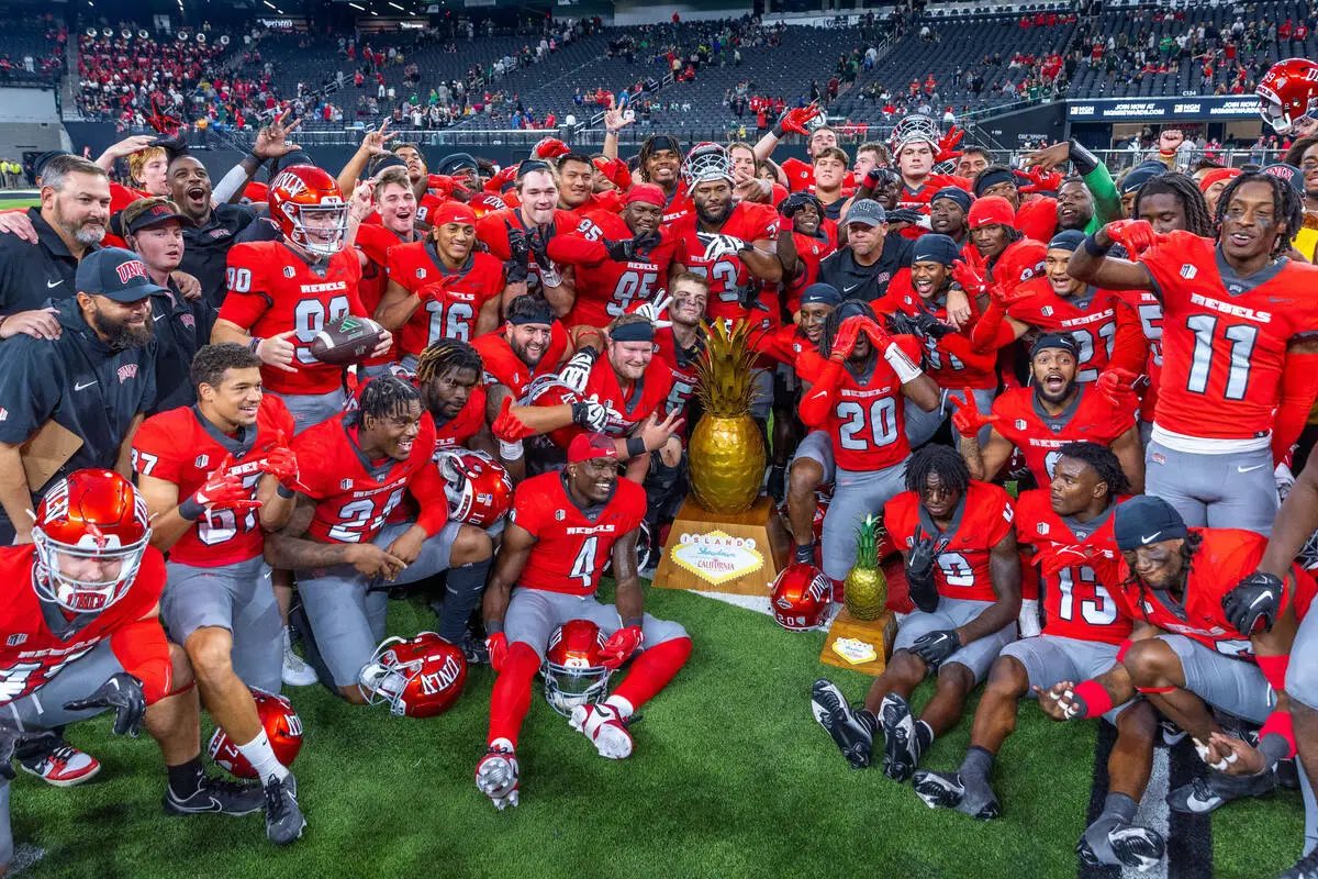Mason Wright (@masonplaaysde) on Twitter photo Blessed to receive a offer from
@UNLVfootball
<a href="/CoachDanMullen/">Dan Mullen</a> <a href="/CoachMIL1/">COACH MiL</a> <a href="/BALLERSCHOICE1/">BALLERS CHOICE LLC</a>
<a href="/HOTLISTCAMPS/">HotListMega Camps</a>
<a href="/SWiltfong_/">Steve Wiltfong</a>
<a href="/adamgorney/">Adam Gorney</a> <a href="/samspiegs/">Sam Spiegelman</a> <a href="/TomLoy247/">Tom Loy</a> <a href="/JohnGarcia_Jr/">John Garcia, Jr.</a> <a href="/LemmingReport/">Tom Lemming</a>
BALLIN N VEGAS 😎 🎰 Blessed to receive a offer from
@UNLVfootball
<a href="/CoachDanMullen/">Dan Mullen</a> <a href="/CoachMIL1/">COACH MiL</a> <a href="/BALLERSCHOICE1/">BALLERS CHOICE LLC</a>
<a href="/HOTLISTCAMPS/">HotListMega Camps</a>
<a href="/SWiltfong_/">Steve Wiltfong</a>
<a href="/adamgorney/">Adam Gorney</a> <a href="/samspiegs/">Sam Spiegelman</a> <a href="/TomLoy247/">Tom Loy</a> <a href="/JohnGarcia_Jr/">John Garcia, Jr.</a> <a href="/LemmingReport/">Tom Lemming</a>
BALLIN N VEGAS 😎 🎰