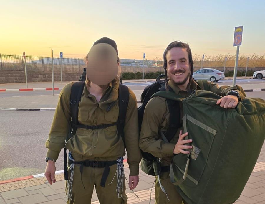shmili_yakter's tweet image. הגעתי לחשמונאים עם חבר שעבר את אותו תהליך שאני עברתי, היינו יחד בכלא 10 עכשיו נגמר היח"צ והראיונות. עכשיו הזמן להתחיל את ההכשרה שלנו כדי להיות לוחמים, תאחלו לנו בהצלחה