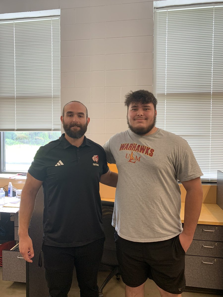 WiseWyatt73's tweet image. Thank you @CoachD_Myers for stopping by and talking to me and my teammates about UWA, it was great meeting you