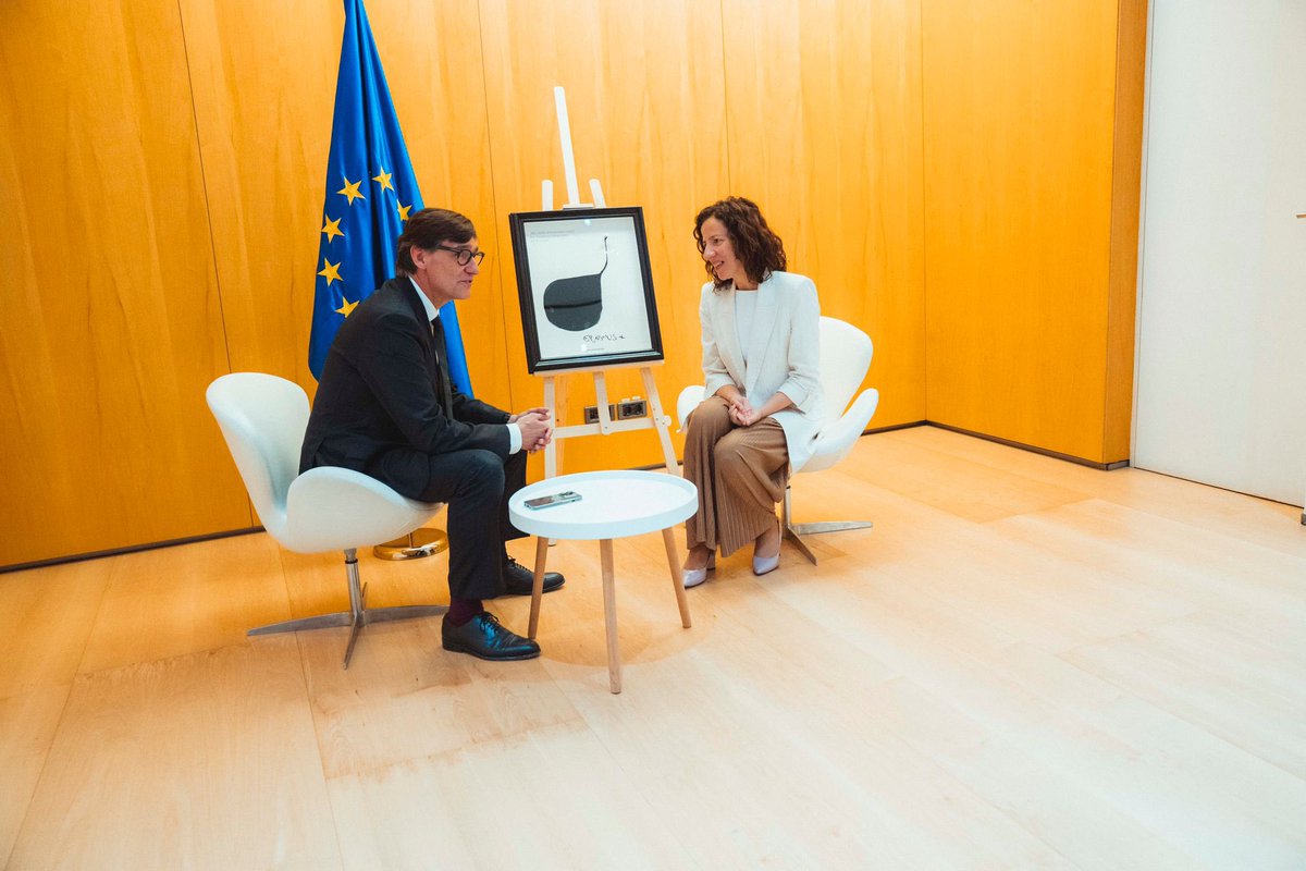RoxanaMinzatu's tweet image. A pleasure to meet President @salvadorilla in Catalonia.

We discussed jobs, education, housing and the fight against poverty—key to building a more inclusive and resilient society.

EU tools like #ESFPlus and the European Pillar of Social Rights are helping deliver on this