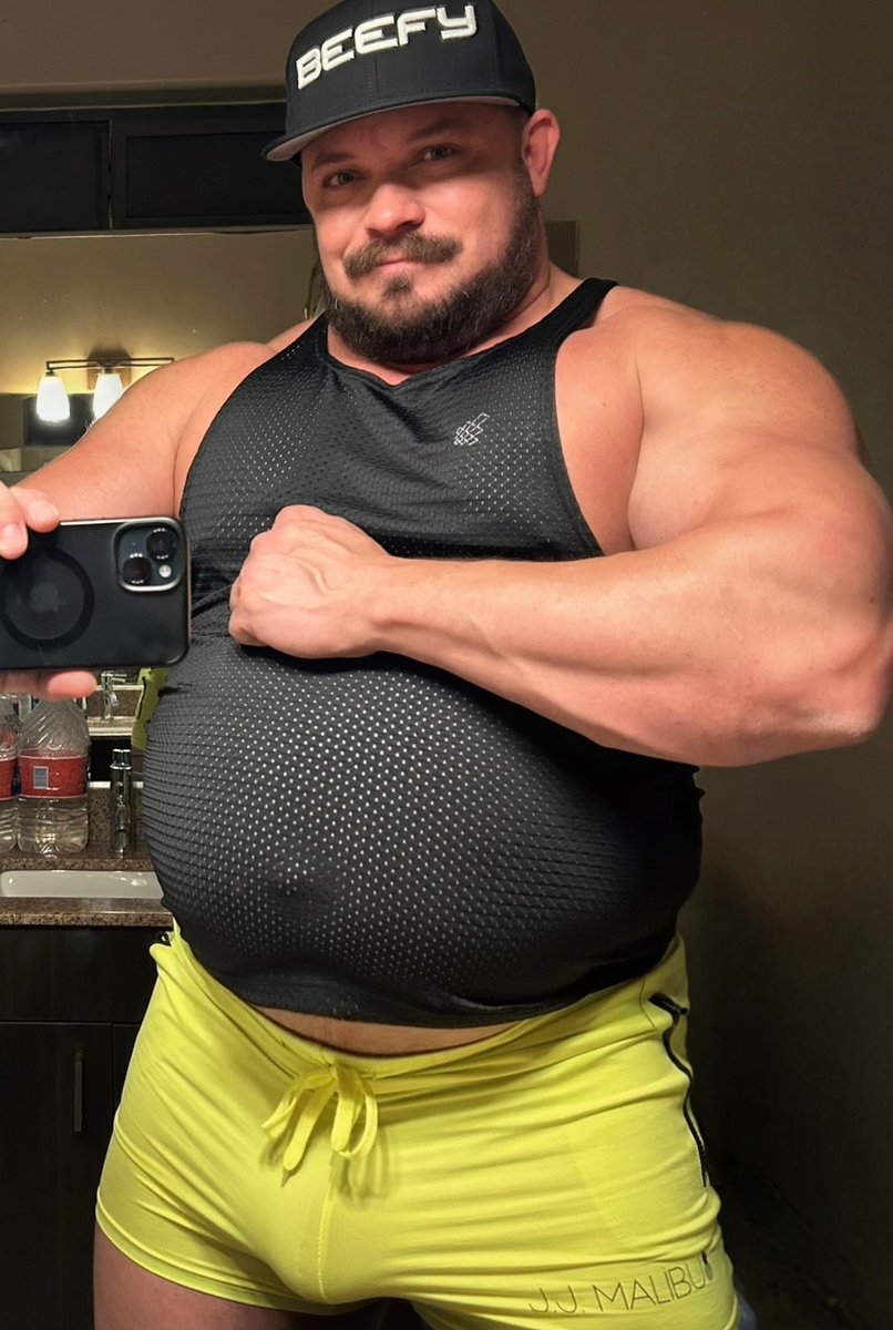 Big ‘n Beefy 😎💪🏼
#BeefyMen