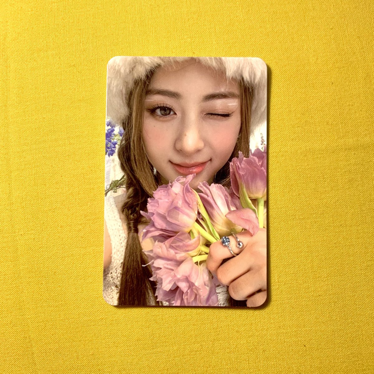 wts / want to sell poca yunjin lesserafim 

         ᰔ  yunjin kembang 

𖥻 price 1OO.OOO
𖥻 inc pack &amp;&amp; exc admin 9% 
𖥻 bandung 
𖥻 keep event with dp min 50%

🔗 id.shp.ee/VdUYEe1 

🏷️ wts wtb lfb yunjin lesserafim antifragile vol.3 yunjin kembang