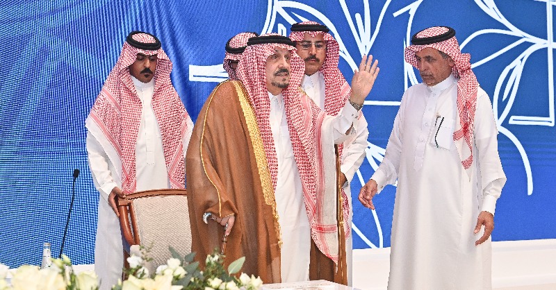 umajmaah's tweet photo. برعاية سمو أمير منطقة الرياض : #جامعة_المجمعة تقيم حفل تخريج الدفعة السادسة عشرة من طلابها .