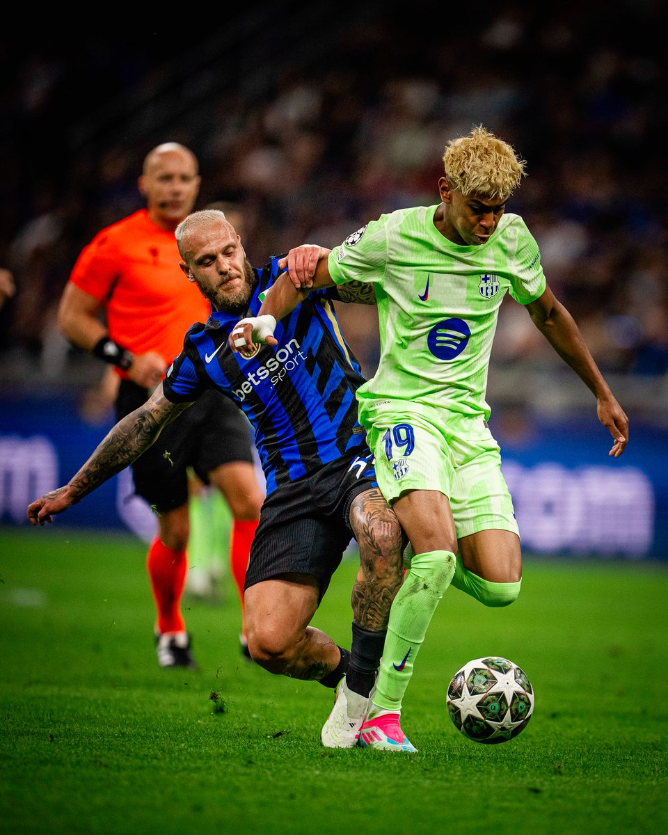 برشلونة الفريق الوحيد اللي لازم يقدم 200% من مجهوده عشان يقدر يكسب ماتش او يحقق بطولة، وممكن يقدم الـ200% وتحصل حاجه عكس قوانين الطبيعة وسيناريو خزعبلي محصلش قبل كده وميكسبش برضوا 

مفيش حاجه كانت ممكن تتعمل والراجل ده معملهاش مع برشلونة، وفي النهاية كرة القدم قررت متبتسمش 
🤷💔