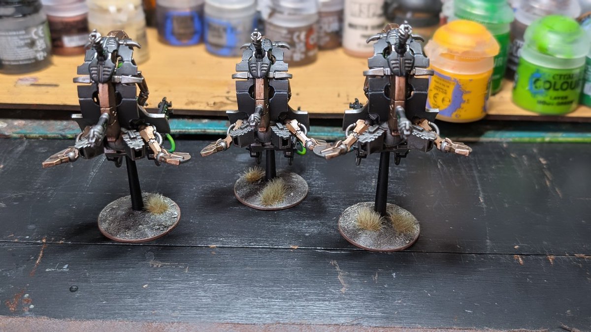 #necron Tomb Blades Armed With Twin Gauss Blaster &amp; Shadowloom.
#preworkhobbying 
#paintingwarhammer 
#warhammer40k