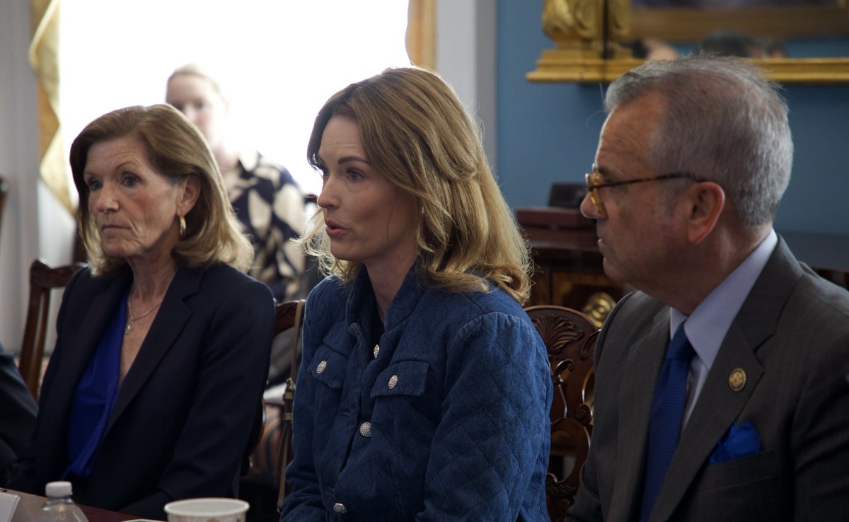 Small businesses are vital to our nation’s economy and serve as pillars in communities across the country.

It was great to host small business stakeholders today for a roundtable discussion on how Congress can deliver policies that help them grow and succeed.