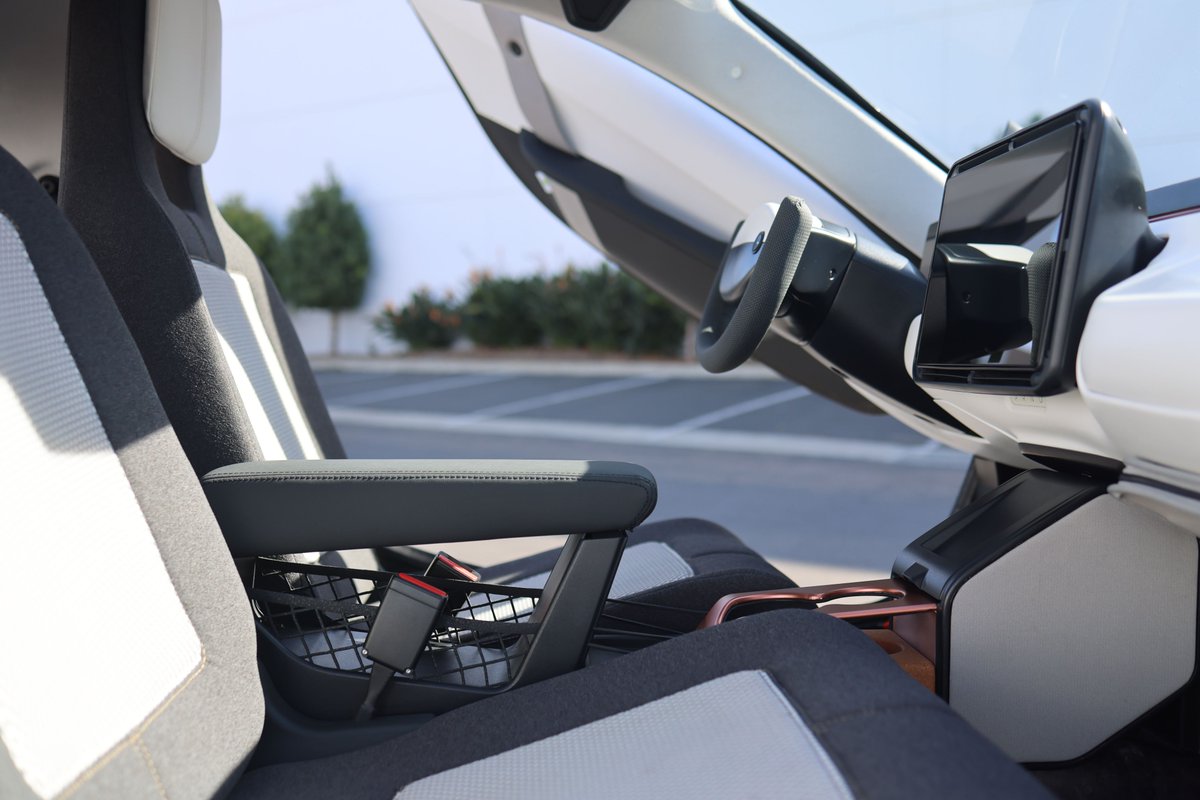 Over 50% of priority delivery slots claimed in under a month — fewer than 500 remain.

Invest $5K now to lock in your delivery position, support our solar future, and receive a matching vehicle coupon. Learn more here → aptera.us/our-path-forwa…