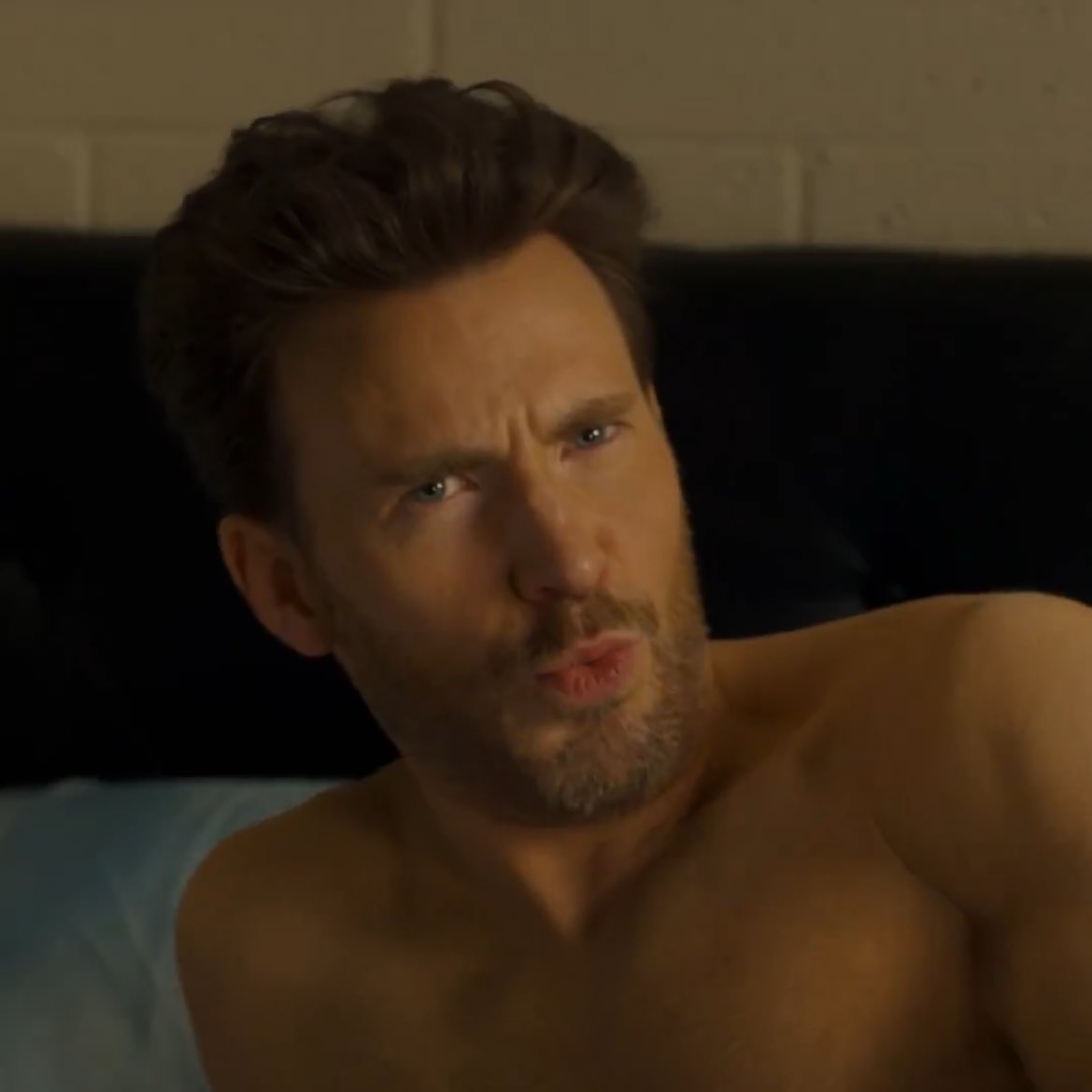updatingcevans's tweet image. chris evans as questionable cult leader in ethan coen’s ‘honey don’t!’