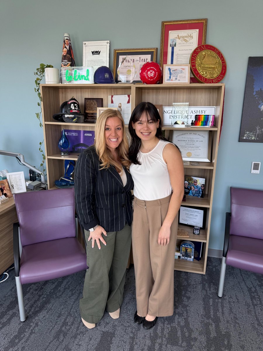 Help our Team wish our amazing Fellow Cynthia a happy birthday!

She is amazing! #Sacramento #SenateDistrict8 #SD8 #SacCounty