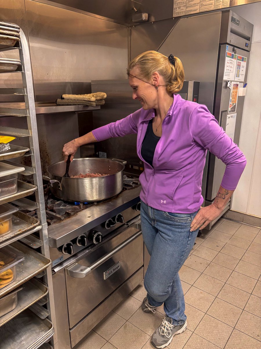 Big thanks to the local #CocaColaCanada team for serving up taco night at our youth shelter and donating drinks to match. Your support means so much to local youth! 🌮🥤

#ldnont #communityimpact