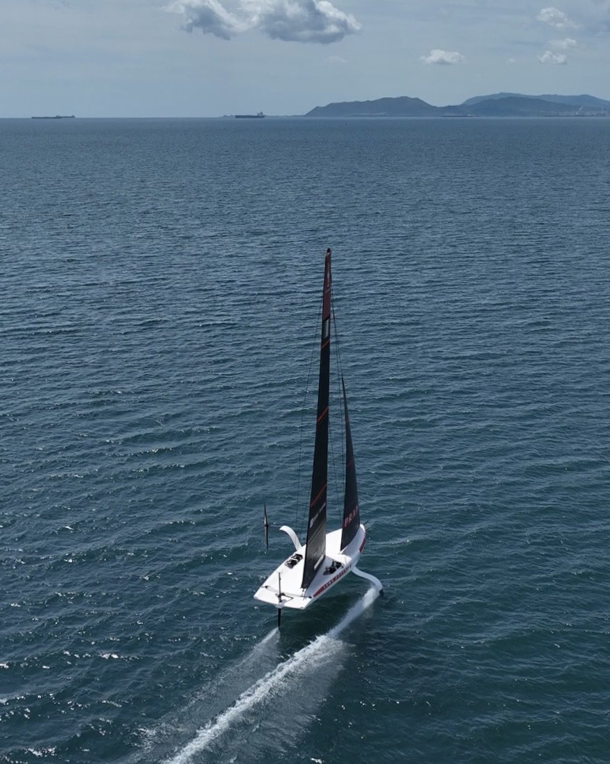 Primo splashdown del 2025
—
First splashdown of 2025

#LunaRossa