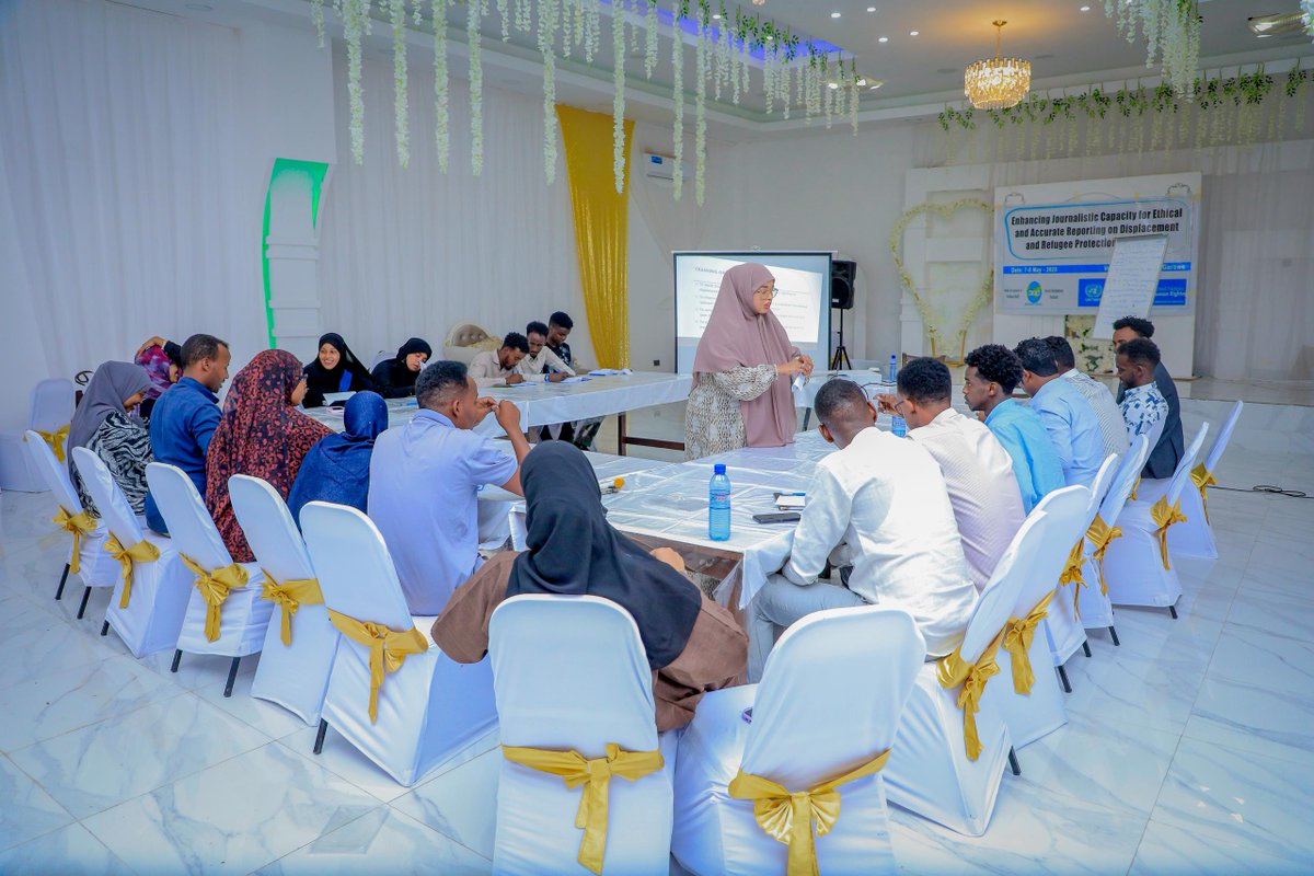 Today in Garowe, <a href="/MAP_Puntland/">Puntland Media Guild</a>, in partnership with
<a href="/UNTMIS_/">UNTMIS</a> kicked off a 2-day workshop for journalists focused on accurate, ethical reporting on refugees and displacement. Strengthening media for dignity, truth, and responsibility. 🗞️ #Refugees #MediaEthics #Puntland