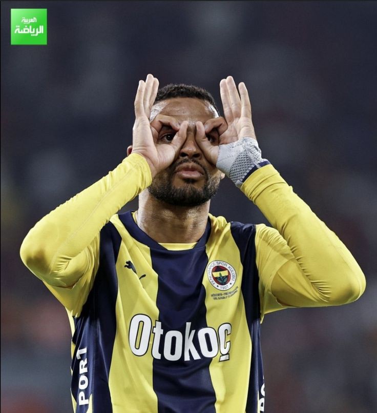 كشفت تقارير صحفية تركية عن وجود رغبة من جانب أحد الأندية السعودية في ضم المهاجم المغربي، يوسف النصيري، من صفوف نادي فنربخشة خلال الصيف المقبل.