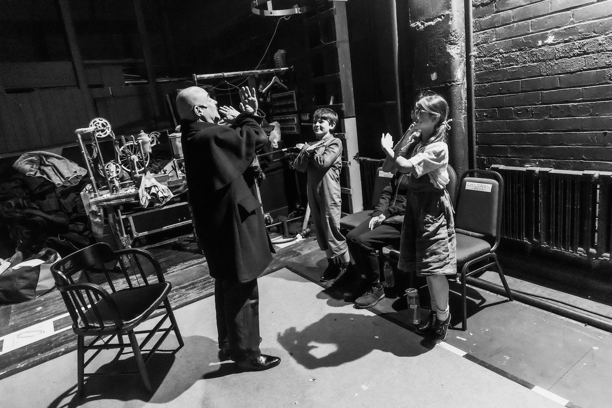 Whilst the magic happens on stage, take a glimpse behind the scenes into the wings of #ChittyChittyBangBang! 💥🎶

 📸 Danny Kaan
