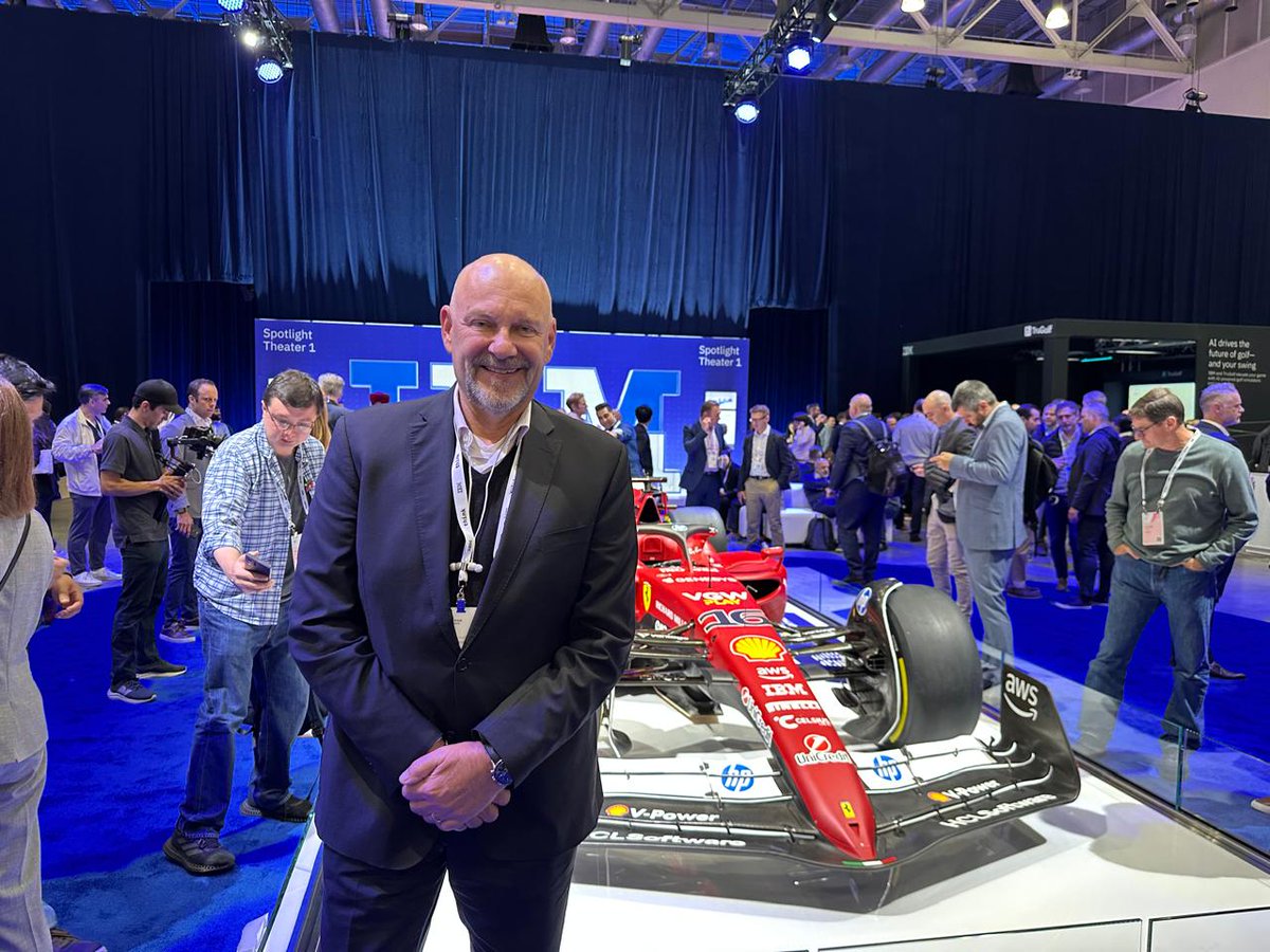 Novacomp's tweet image. 📍Boston | #IBMThink2025

Seguimos presentes con nuestro Country Manager 🇲🇽 Peter Kroll, representando a Novacomp en una jornada clave sobre IA, nube y transformación digital. 💡🌐

#TechLeadership #TransformaciónDigital #Novacomp