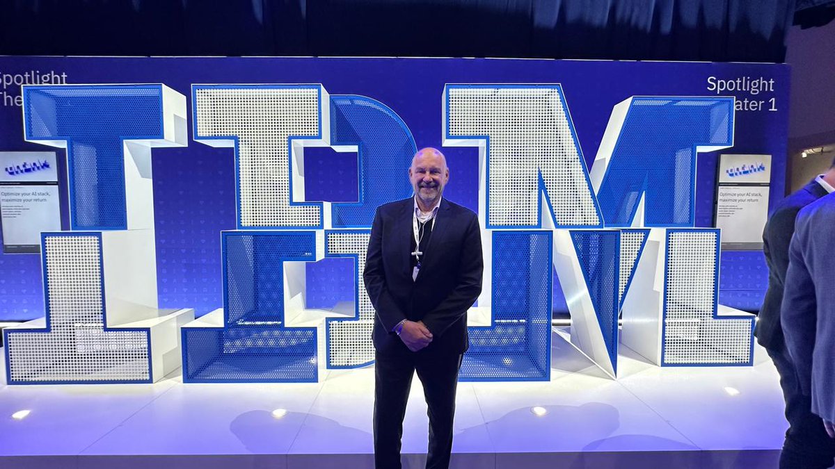 Novacomp's tweet image. 📍Boston | #IBMThink2025

Seguimos presentes con nuestro Country Manager 🇲🇽 Peter Kroll, representando a Novacomp en una jornada clave sobre IA, nube y transformación digital. 💡🌐

#TechLeadership #TransformaciónDigital #Novacomp