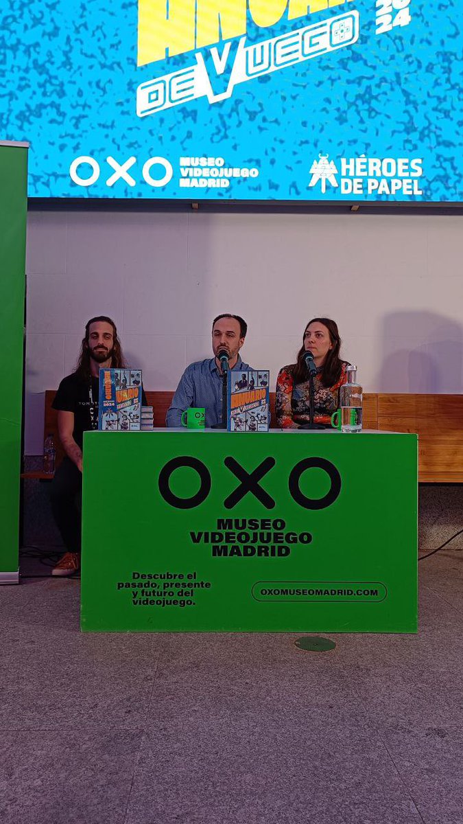 Estamos en la presentación del Anuario de <a href="/DeVuego/">DeVuego ®</a> en <a href="/OXOMuseoMadrid/">OXO Museo del Videojuego Madrid</a>