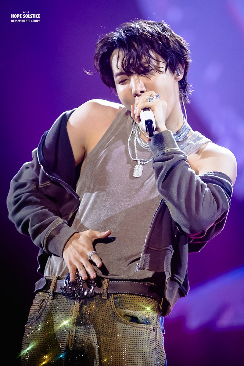 ملکه 100 میلیونی شد

CONGRATULATIONS J-HOPE 
MONA LISA 100 MILLION ON SPOTIFY 
#MonaLisa100M